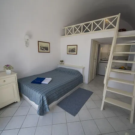 Ianthe & Apart Otel Oia